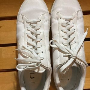 Men's Nike sneaker size 12